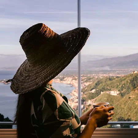 Ξενοδοχείο Paradiso 4*