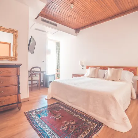 Ξενοδοχείο Paradiso 4*