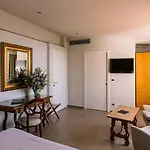 Paradiso 4*