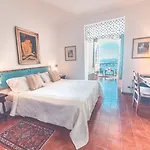 Paradiso Ξενοδοχείο 4*