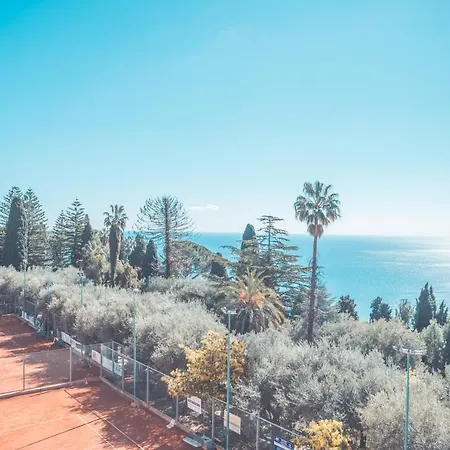 Paradiso 4*