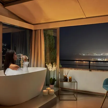 Paradiso Hotel 4*