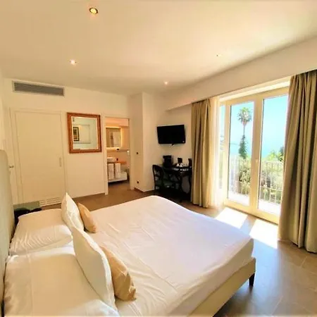 Hotel Paradiso 4*