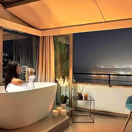 Paradiso 4*