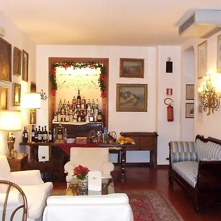 Paradiso Hotel 4*