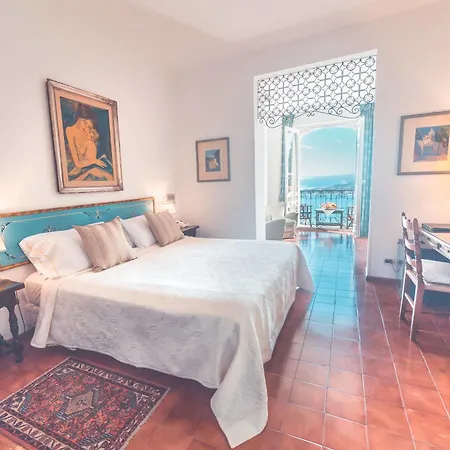 Paradiso Hotel 4*